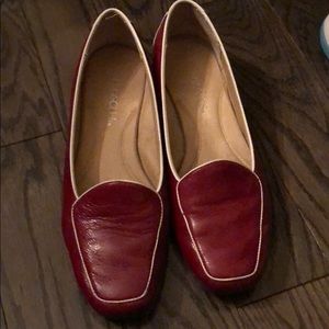 6.5 Aerosoles red flat shoes